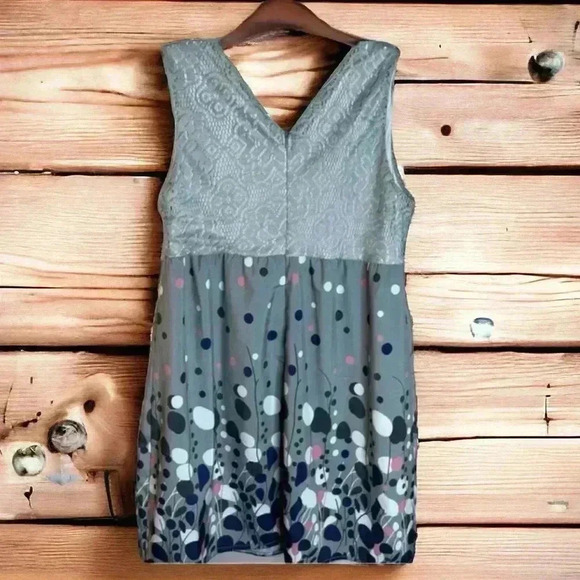 Summer Sleeveless Sundress With Green Lace Top and Floral Bottom Size Large - Picture 2 of 5